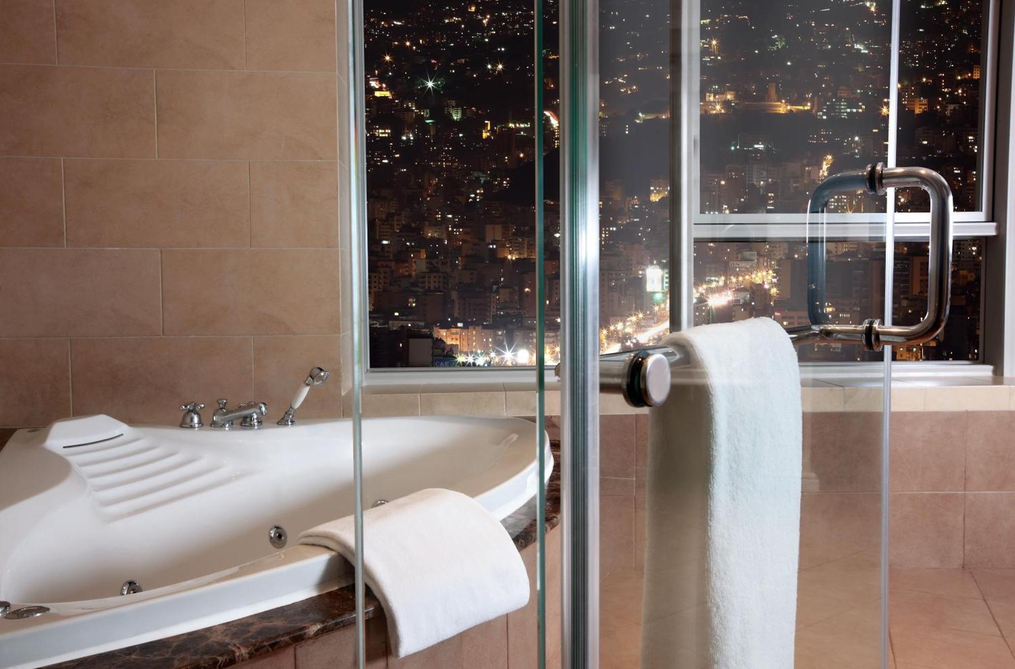 Al Habtoor Grand Beirut Beirute Exterior foto
